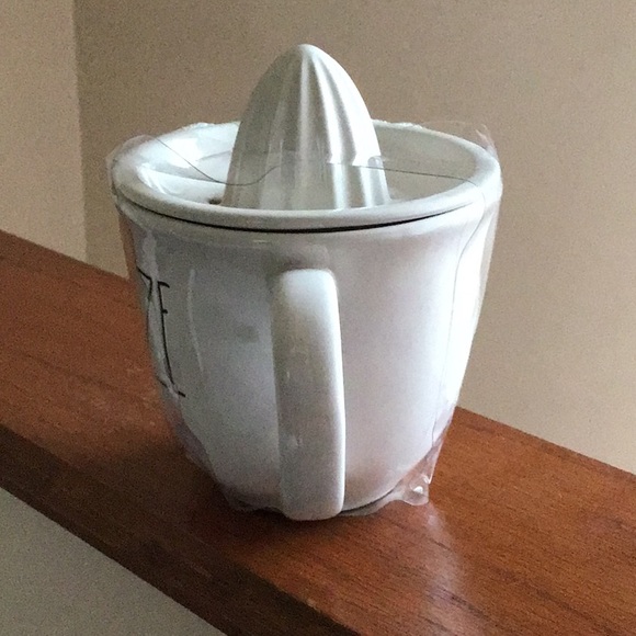 Rae Dunn “Squeeze” Juicer - Picture 3 of 6